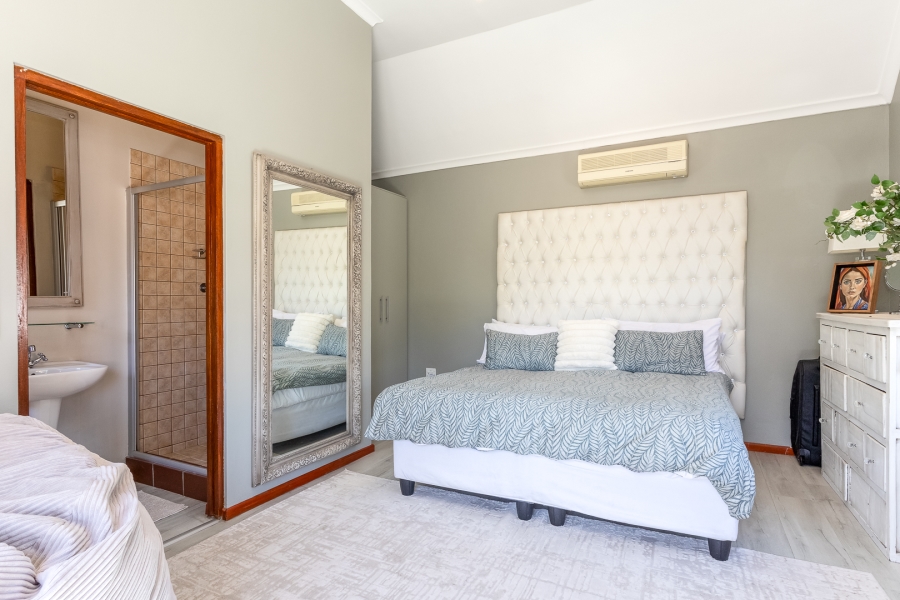 To Let 5 Bedroom Property for Rent in Boschenmeer Golf Country Estate Western Cape